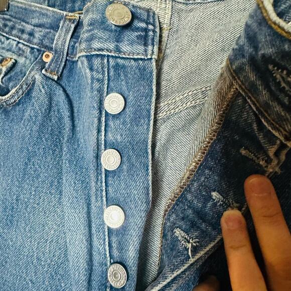 Vintage Levi’s Blue Medium Wash 5 Button Up Fly 501s Straight Leg Jeans Size 32 - Picture 4 of 12
